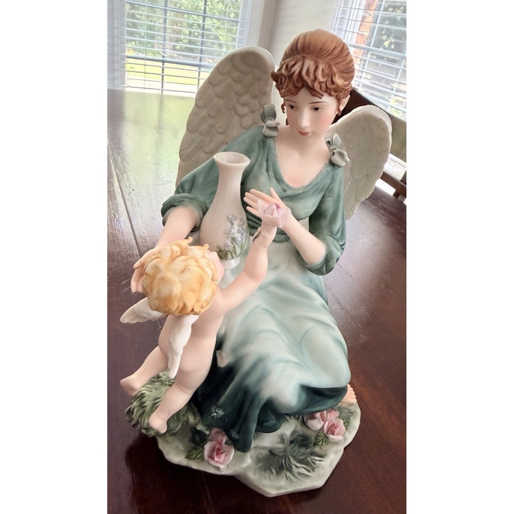 O'Well‎ Grandeur Noel Collector's Edition hand-painted porcelain angel